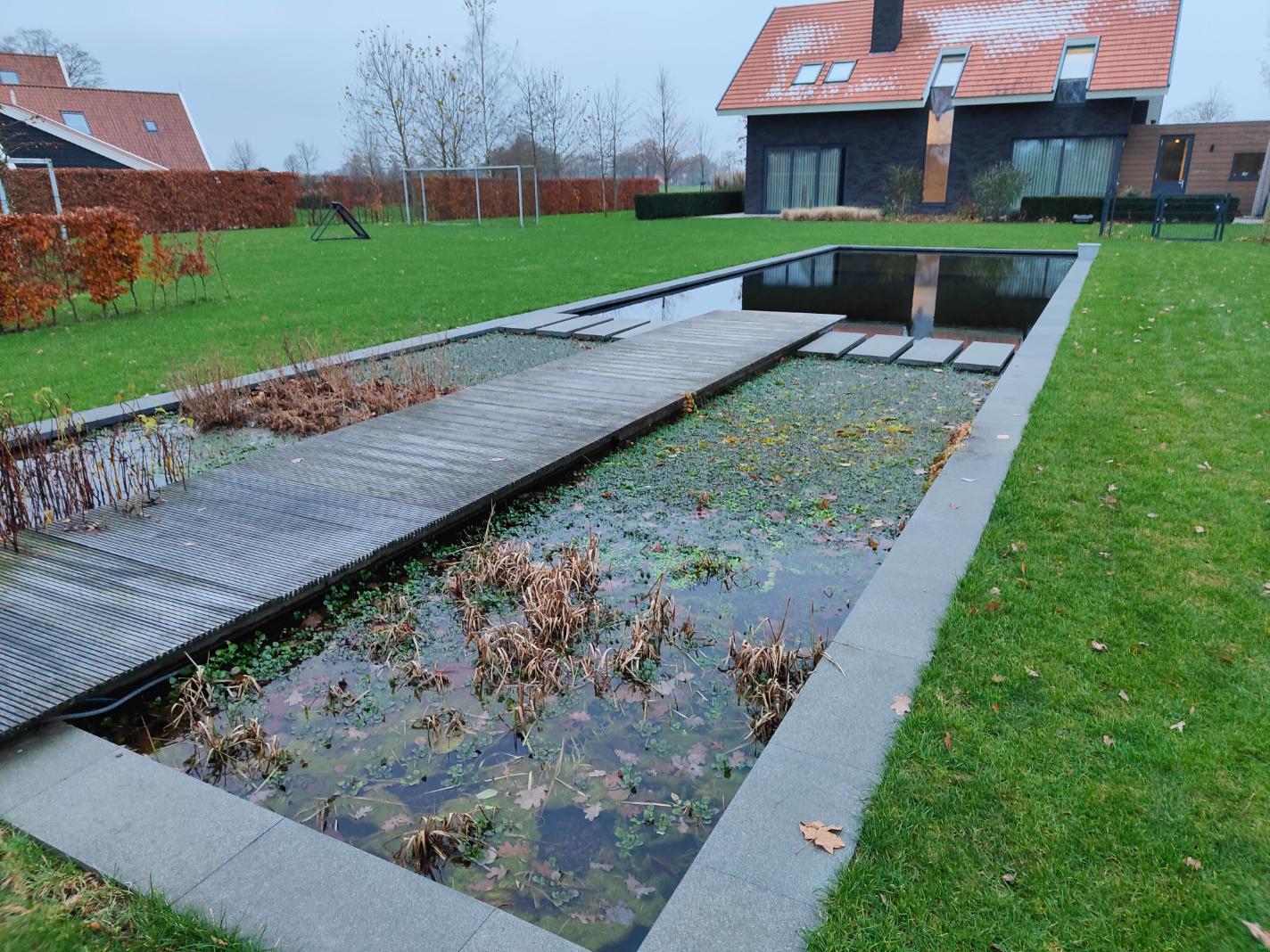 Strakke en moderne zwemvijver in Haaksbergen